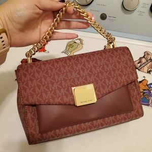 Luxury Michael Kors Handbag w/ strap